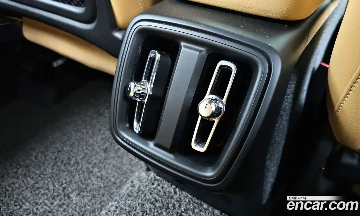 Volvo XC40 2020 2.0 автомат (гидро), фото 31