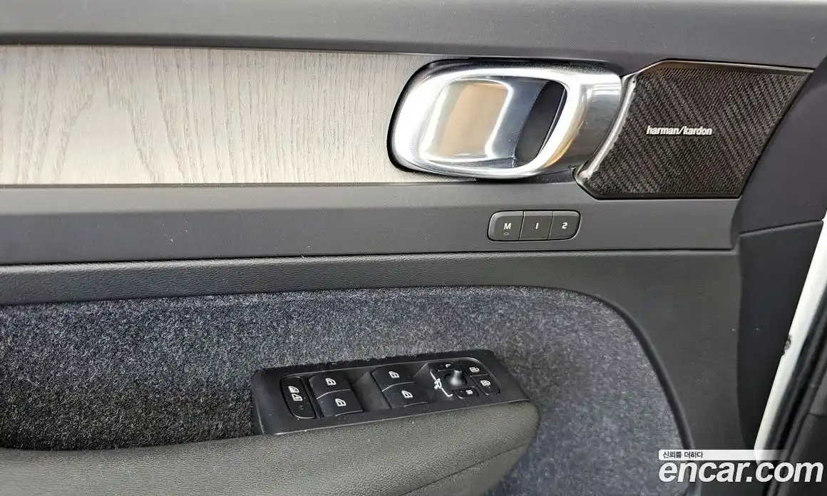 Volvo XC40 2020 2.0 автомат (гидро), фото 36
