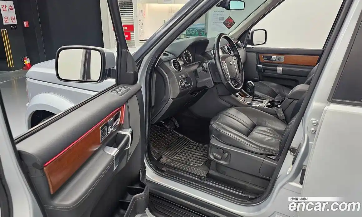 Land Rover Discovery 2011 3.0 автомат (гидро), фото 10