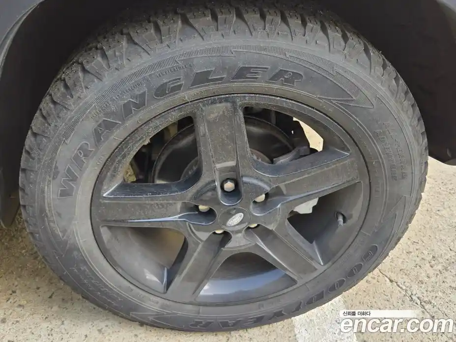 Land Rover Defender 2023 3.0 автомат (гидро), фото 17