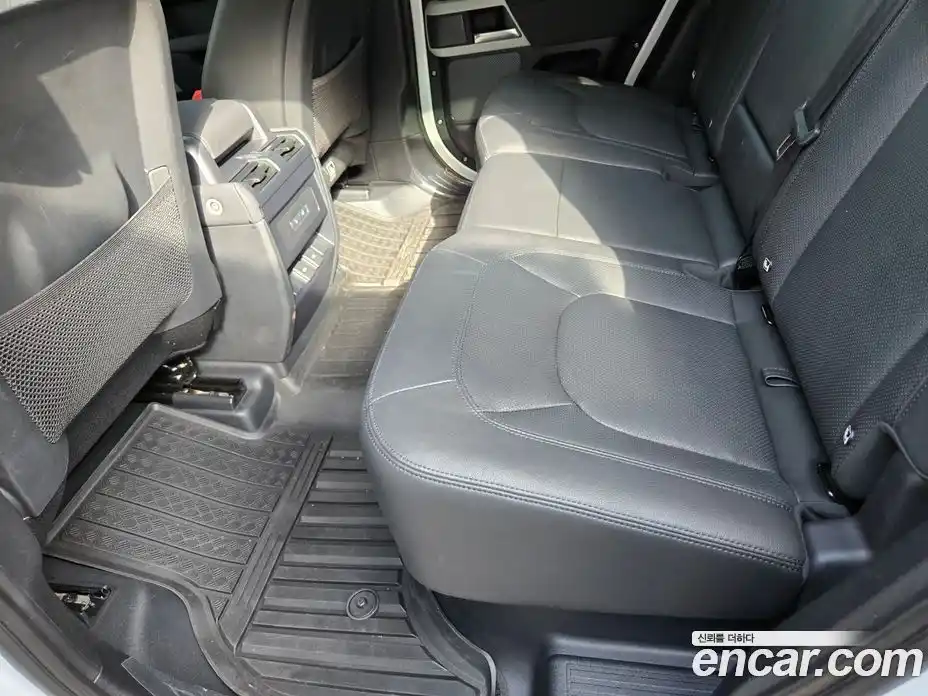 Land Rover Defender 2023 3.0 автомат (гидро), фото 19