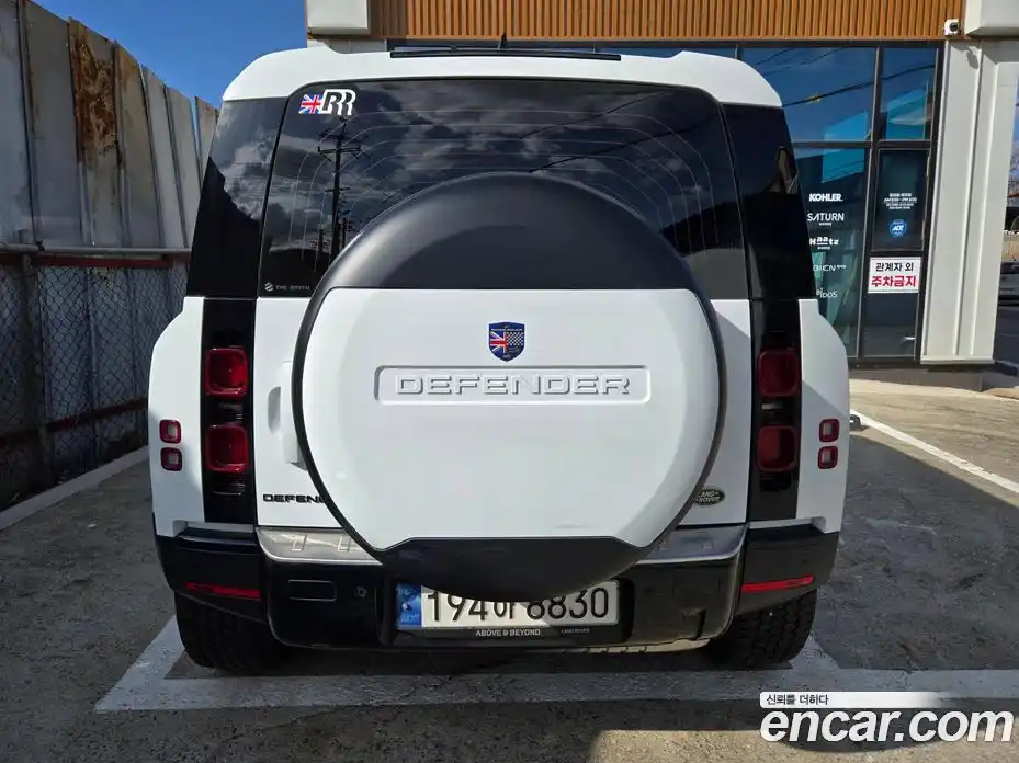 Land Rover Defender 2023 3.0 автомат (гидро), фото 4