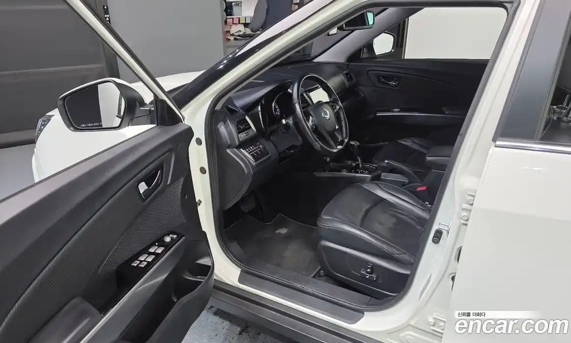 SsangYong TIBOLI 2017 1.6 автомат (гидро), фото 10