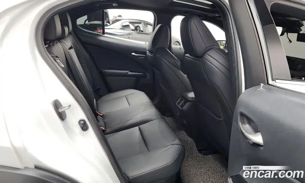 Lexus UX 2020 2.0 гидро, фото 17