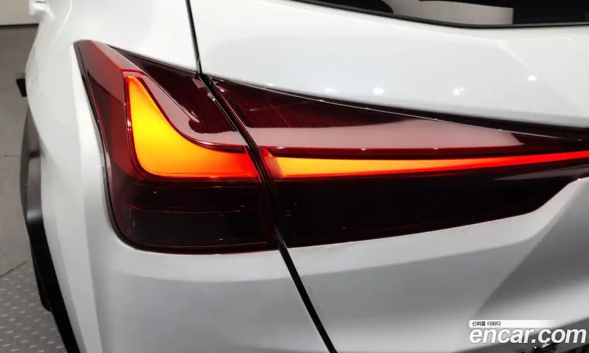 Lexus UX 2020 2.0 гидро, фото 9