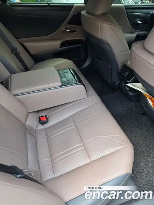 Lexus ES 2024 2.5 вариатор, фото 6