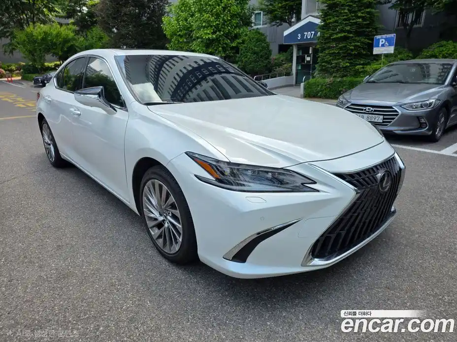 Lexus ES 2024 2.5 вариатор, фото 9