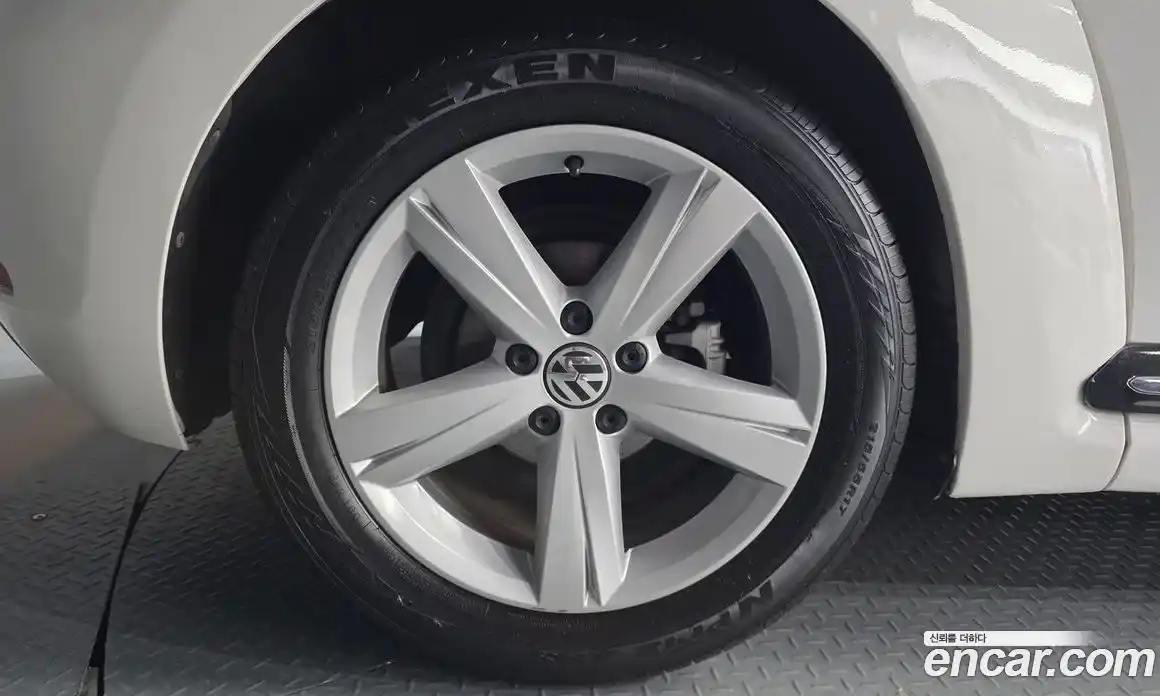 Volkswagen Beatle 2013 2.0 автомат (гидро), фото 5