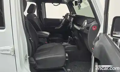 Jeep Wrangler 2016 3.6 автомат (гидро), миниатюра 11