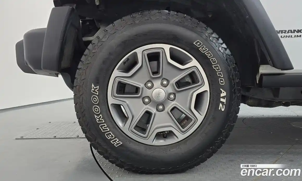 Jeep Wrangler 2016 3.6 автомат (гидро), фото 5