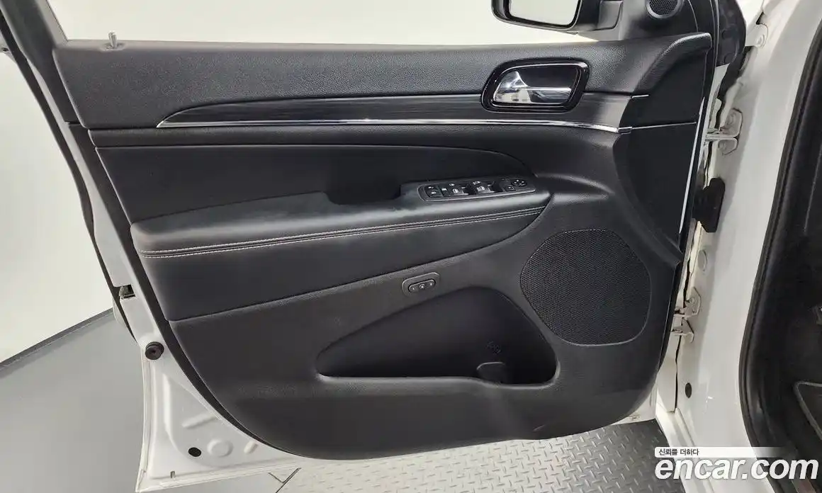 Jeep Cherokee 2021 3.6 автомат (гидро), фото 14