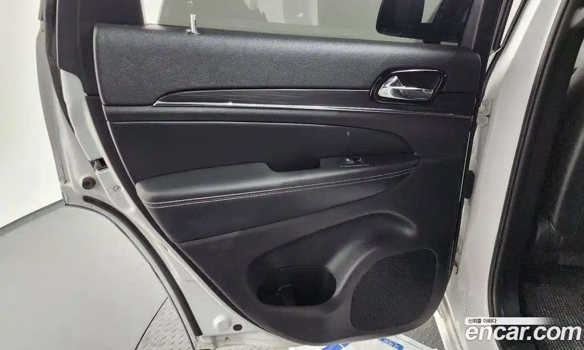 Jeep Cherokee 2021 3.6 автомат (гидро), фото 15