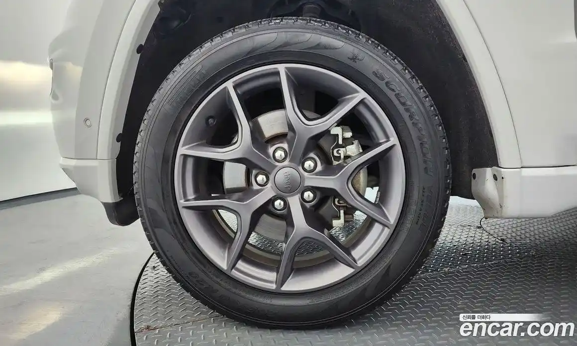 Jeep Cherokee 2021 3.6 автомат (гидро), фото 5