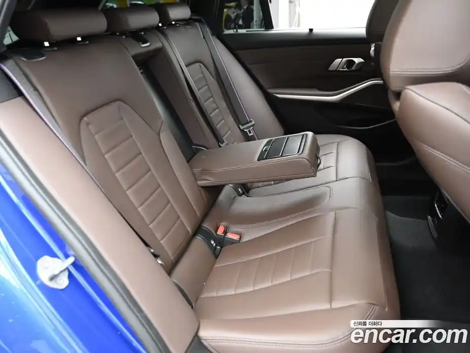 BMW 3 серия 2025 3.0 автомат (гидро), фото 11
