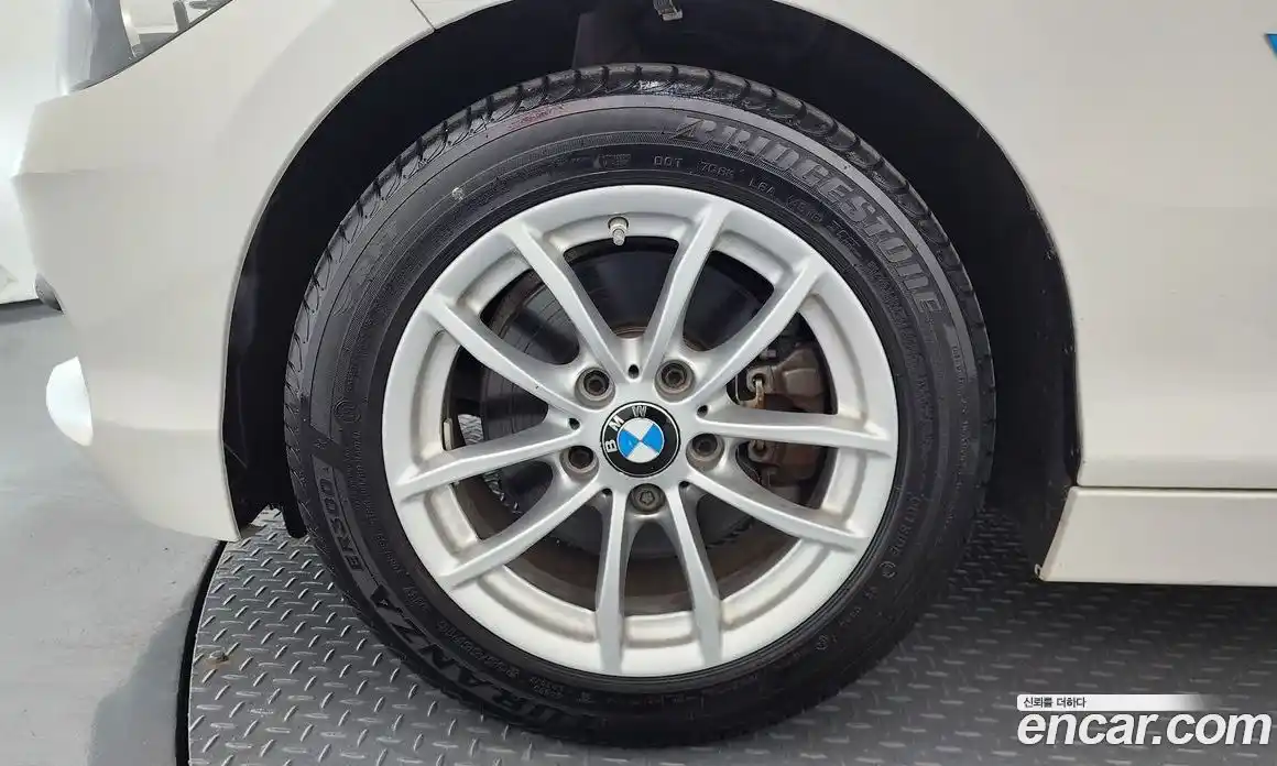 BMW 1 серия 2017 2.0 автомат (гидро), фото 5