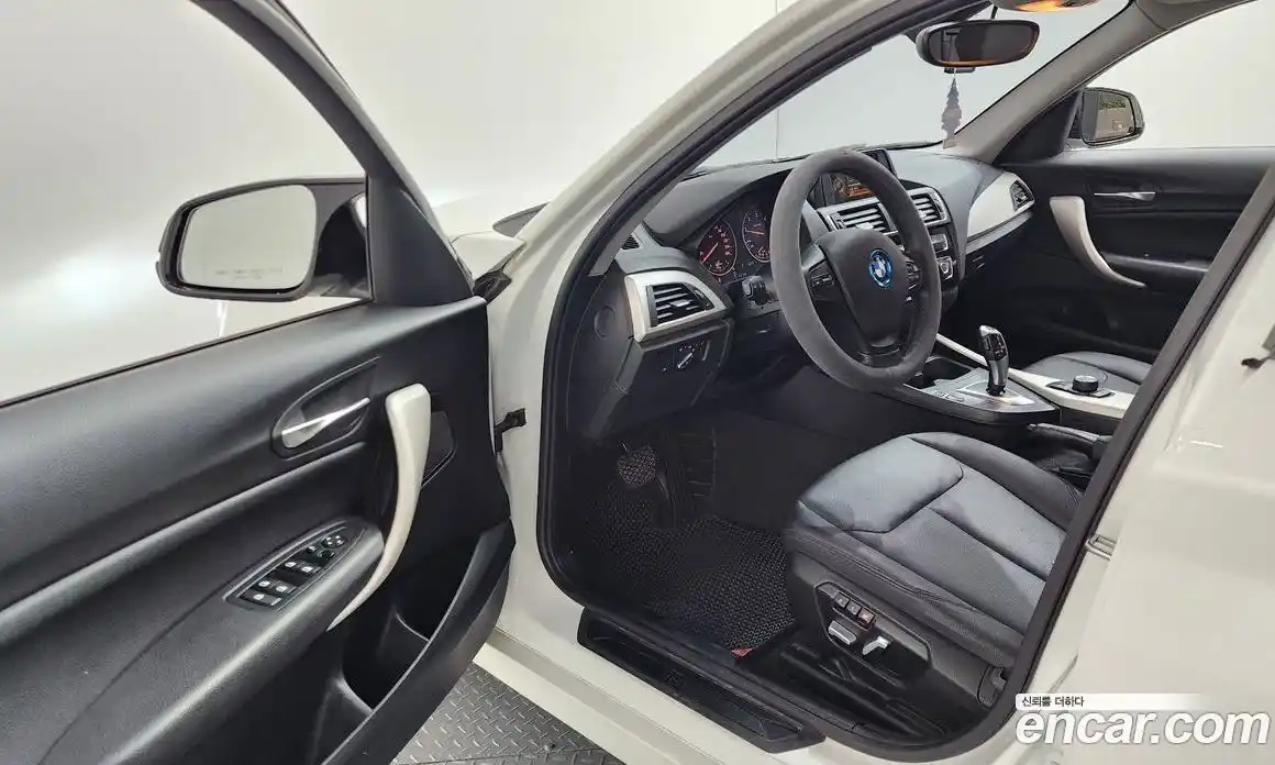 BMW 1 серия 2017 2.0 автомат (гидро), фото 10