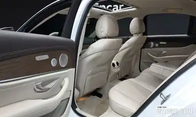 Mercedes-Benz E-Class 2019 2.0 автомат (гидро), миниатюра 11
