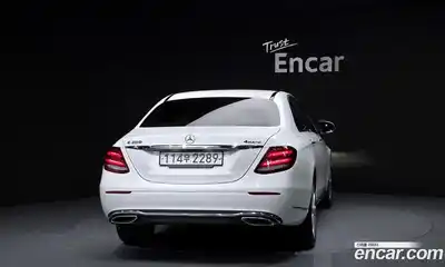 Mercedes-Benz E-Class 2019 2.0 автомат (гидро), миниатюра 4