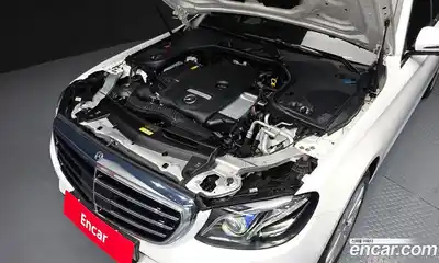 Mercedes-Benz E-Class 2019 2.0 автомат (гидро), миниатюра 6