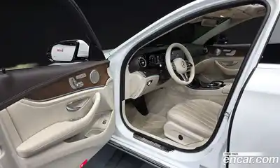 Mercedes-Benz E-Class 2019 2.0 автомат (гидро), миниатюра 10