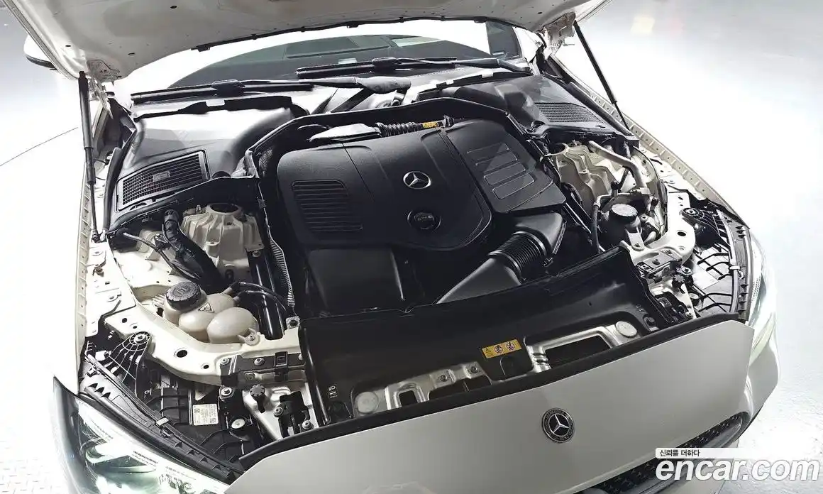 Mercedes-Benz C-Class 2022 2.0 гидро, фото 6