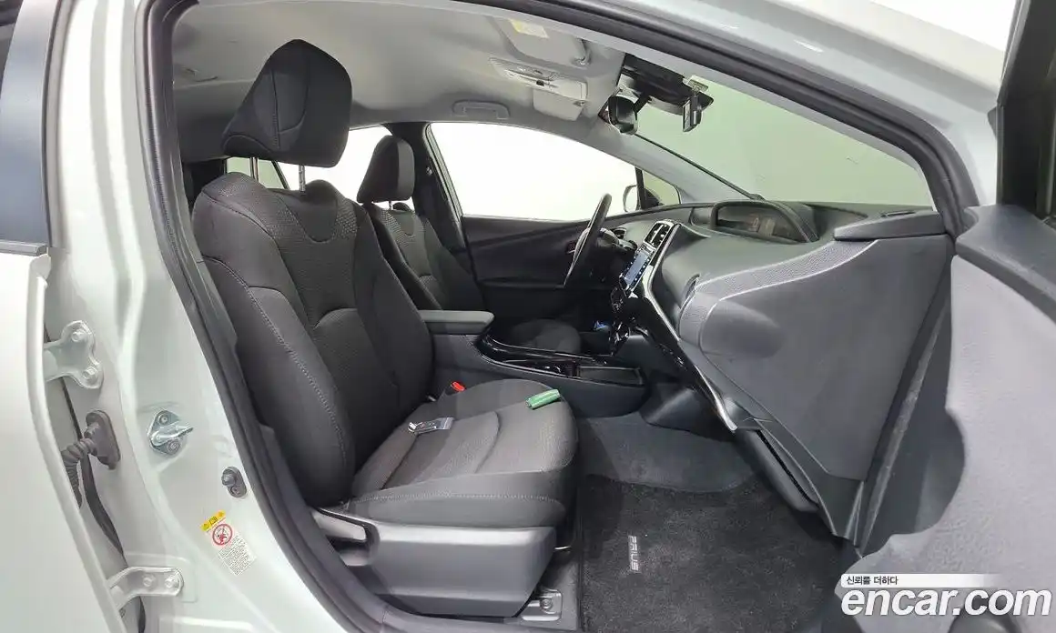 Toyota Prius 2022 1.8 гидро, фото 13