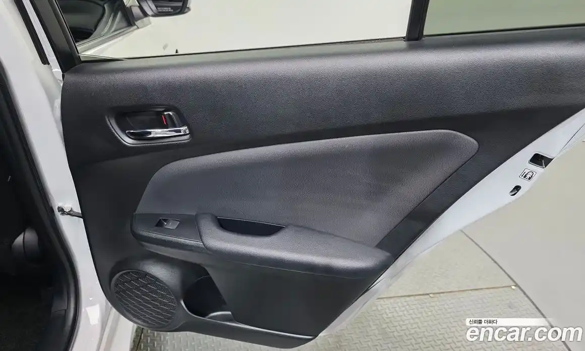 Toyota Prius 2022 1.8 гидро, фото 15