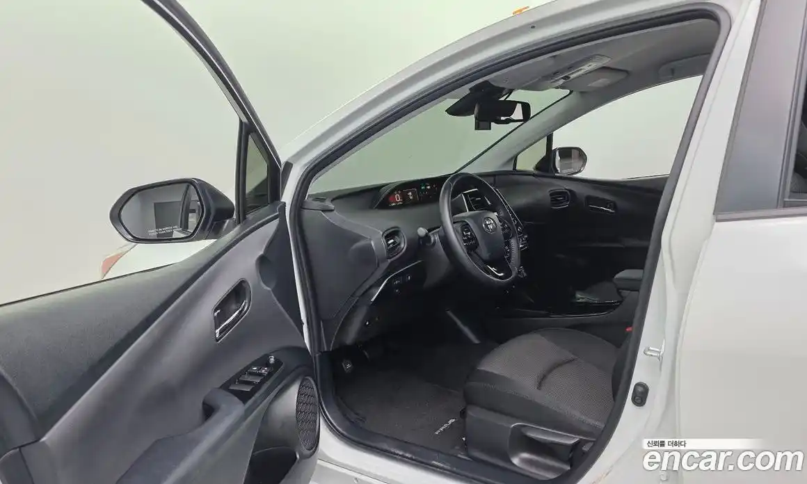 Toyota Prius 2022 1.8 гидро, фото 17