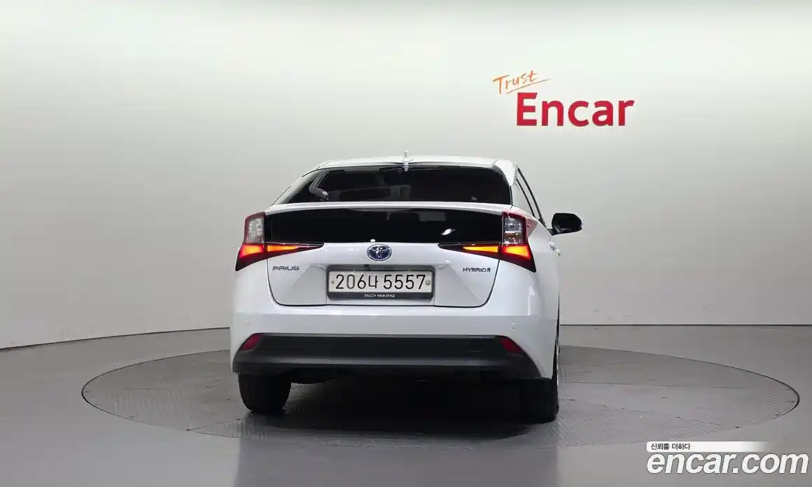 Toyota Prius 2022 1.8 гидро, фото 4