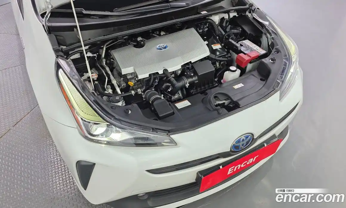 Toyota Prius 2022 1.8 гидро, фото 6
