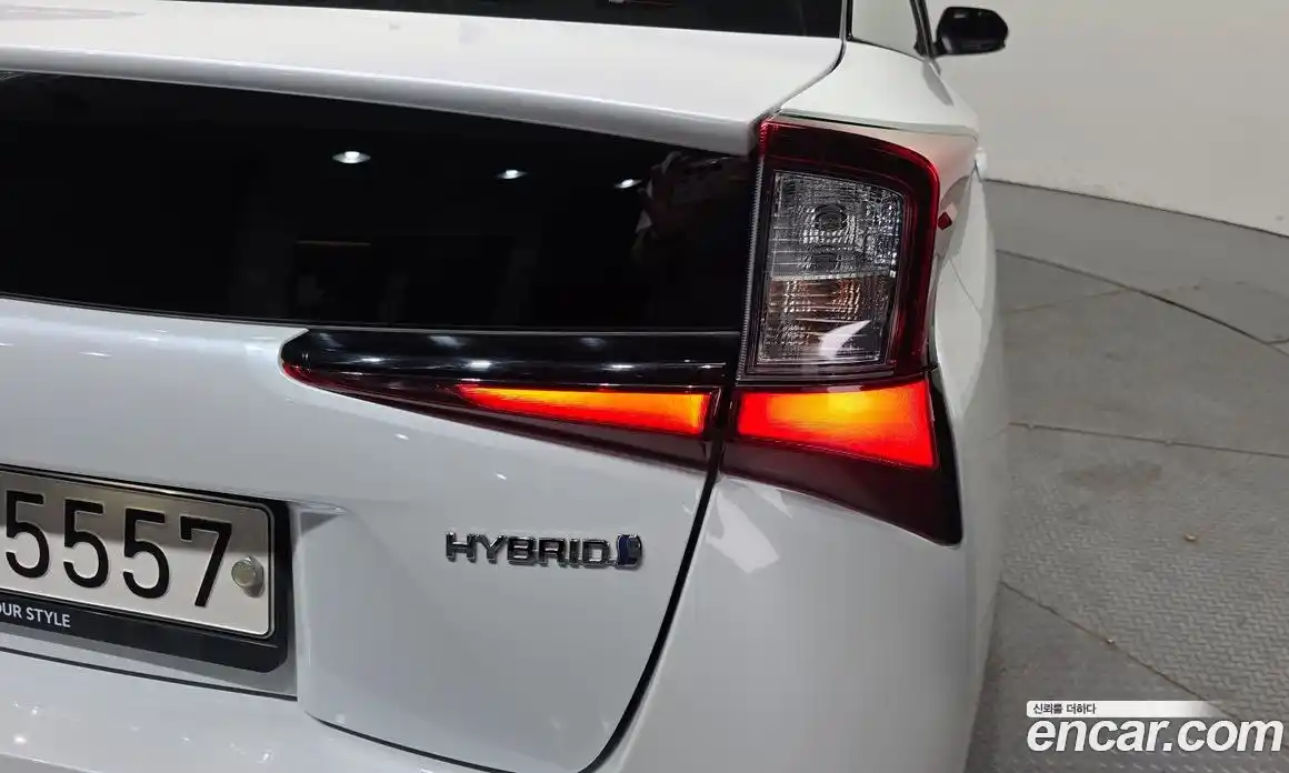 Toyota Prius 2022 1.8 гидро, фото 9