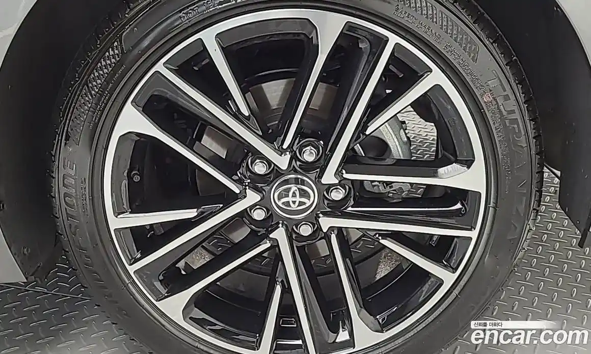 Toyota Camry 2025 2.5 гидро, фото 5