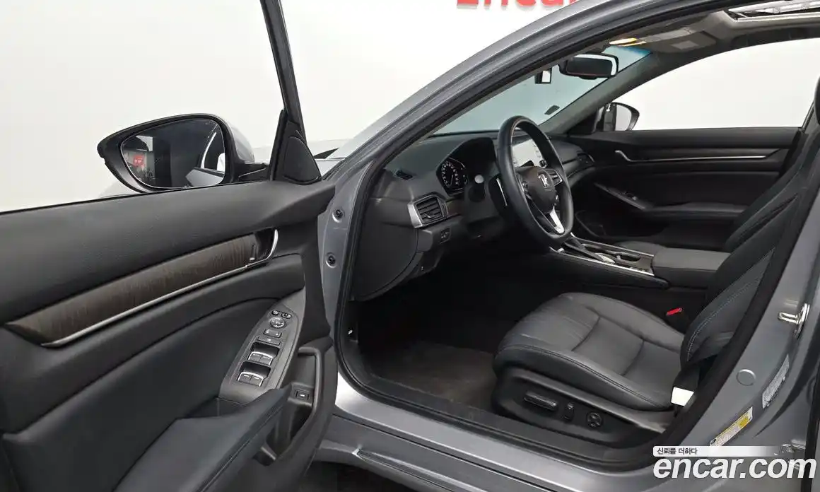 Honda Accord 2018 1.5 автомат (гидро), фото 12