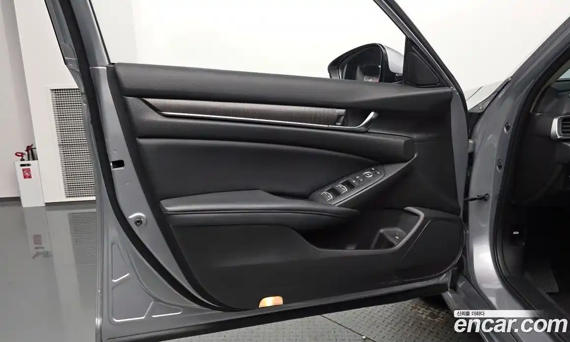 Honda Accord 2018 1.5 автомат (гидро), фото 13
