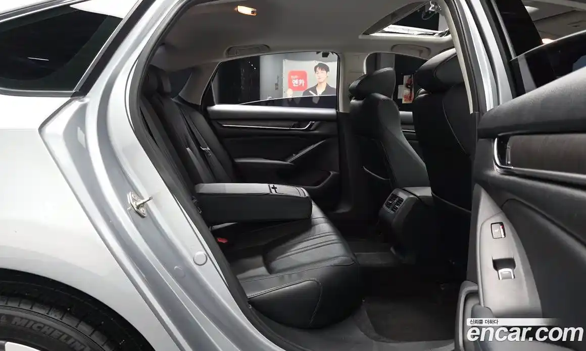 Honda Accord 2018 1.5 автомат (гидро), фото 16