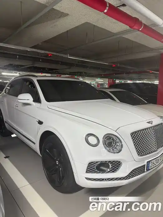 Bentley Bentayga 2018 6.0 гидро, фото 1