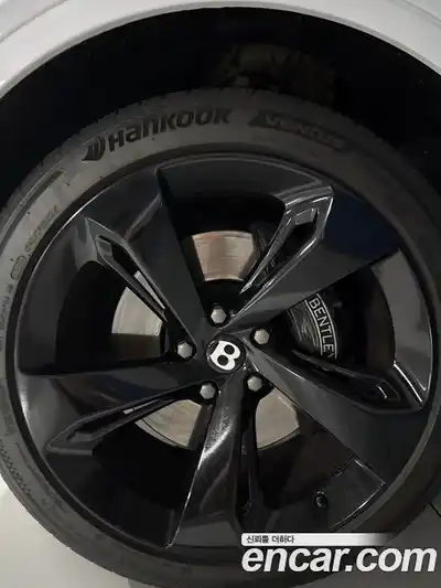 Bentley Bentayga 2018 6.0 гидро, миниатюра 5