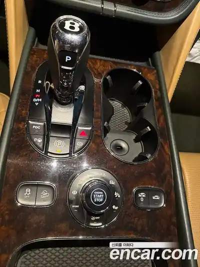 Bentley Bentayga 2018 6.0 гидро, миниатюра 9