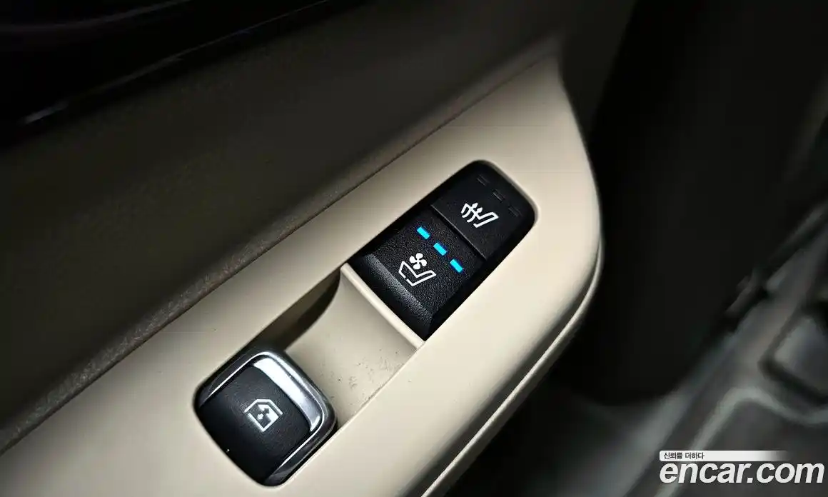 Kia Carnival 2024 1.6 автомат (гидро), фото 17