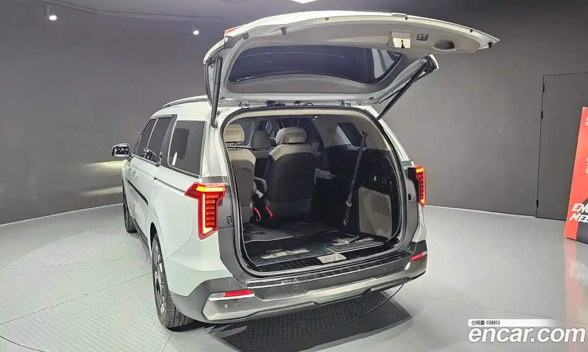 Kia Carnival 2024 1.6 автомат (гидро), фото 20