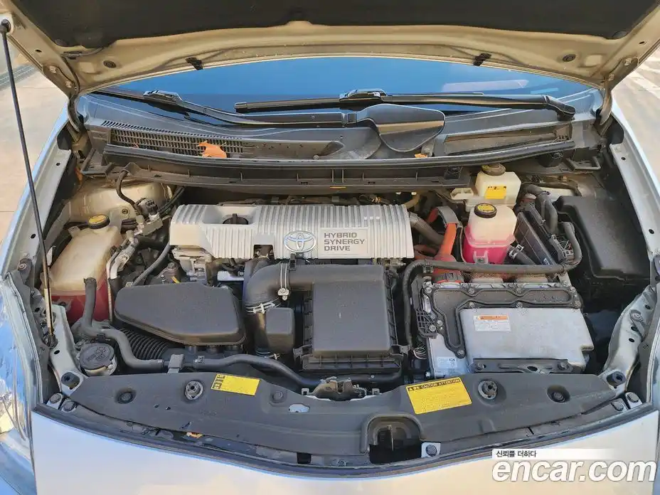 Toyota Prius 2010 1.8 вариатор, фото 12