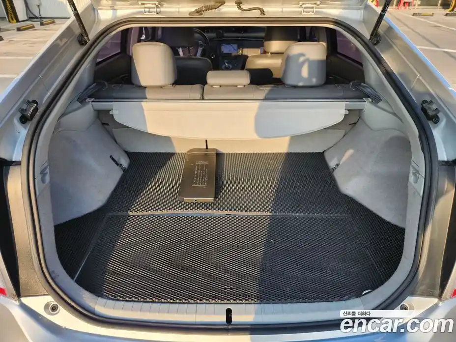 Toyota Prius 2010 1.8 вариатор, фото 13