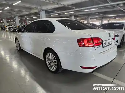 Volkswagen Jetta 2013 1.6 автомат (гидро), миниатюра 2