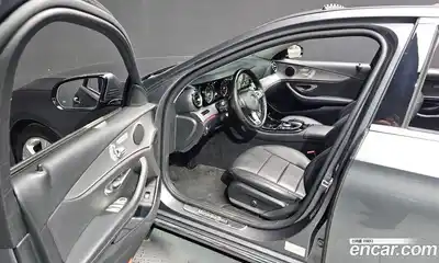 Mercedes-Benz E-Class 2017 2.0 автомат (гидро), миниатюра 10