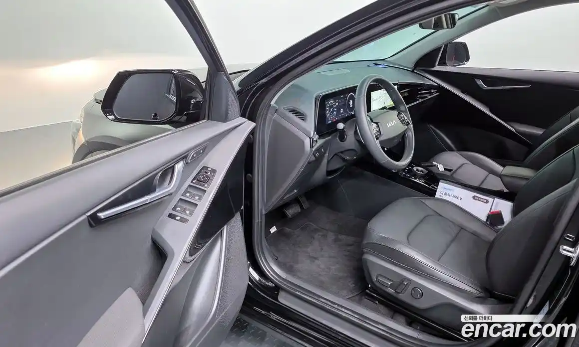 Kia Niro 2023 0.2 автомат (гидро), фото 13