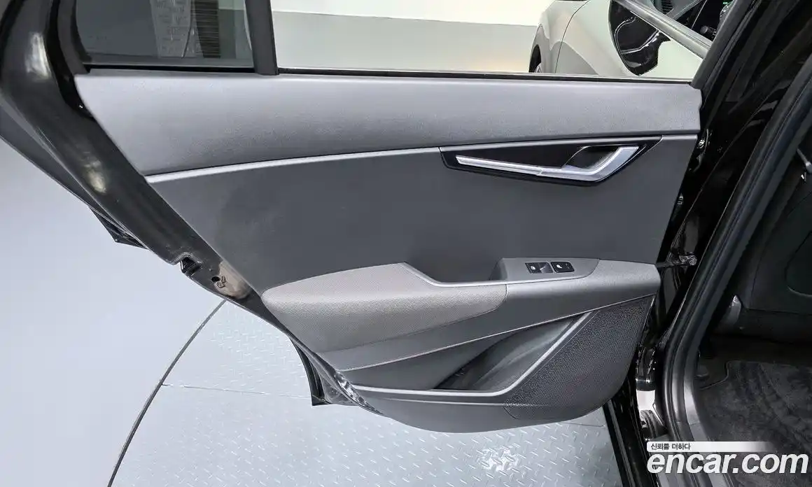 Kia Niro 2023 0.2 автомат (гидро), фото 15