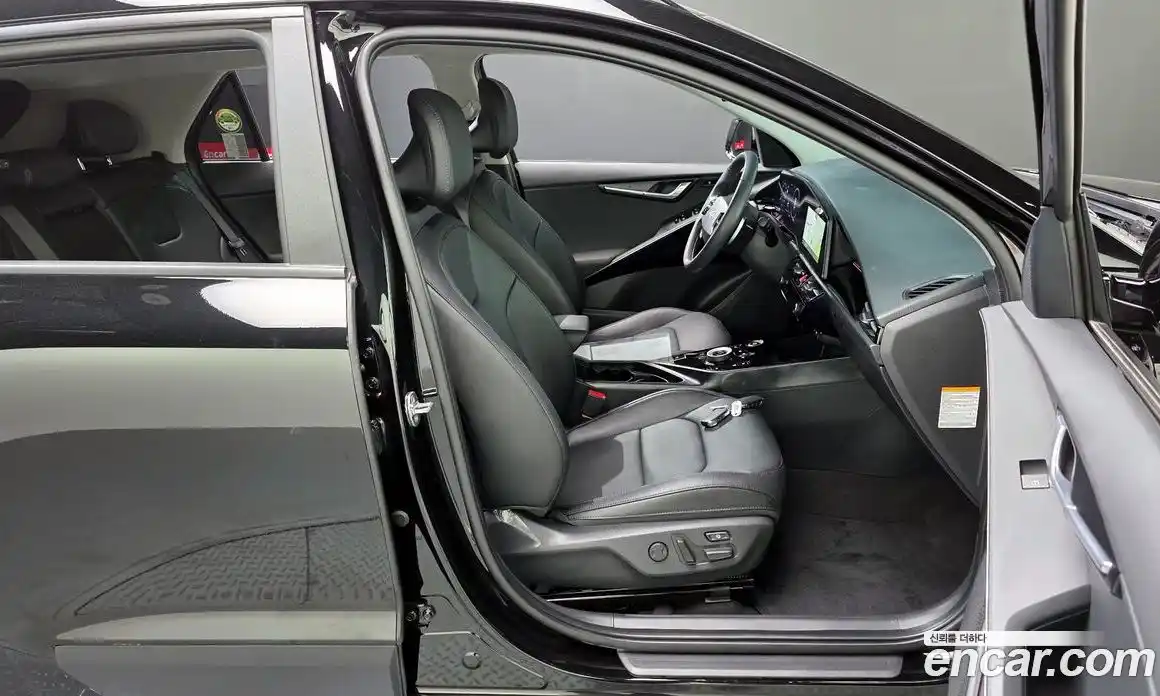 Kia Niro 2023 0.2 автомат (гидро), фото 16