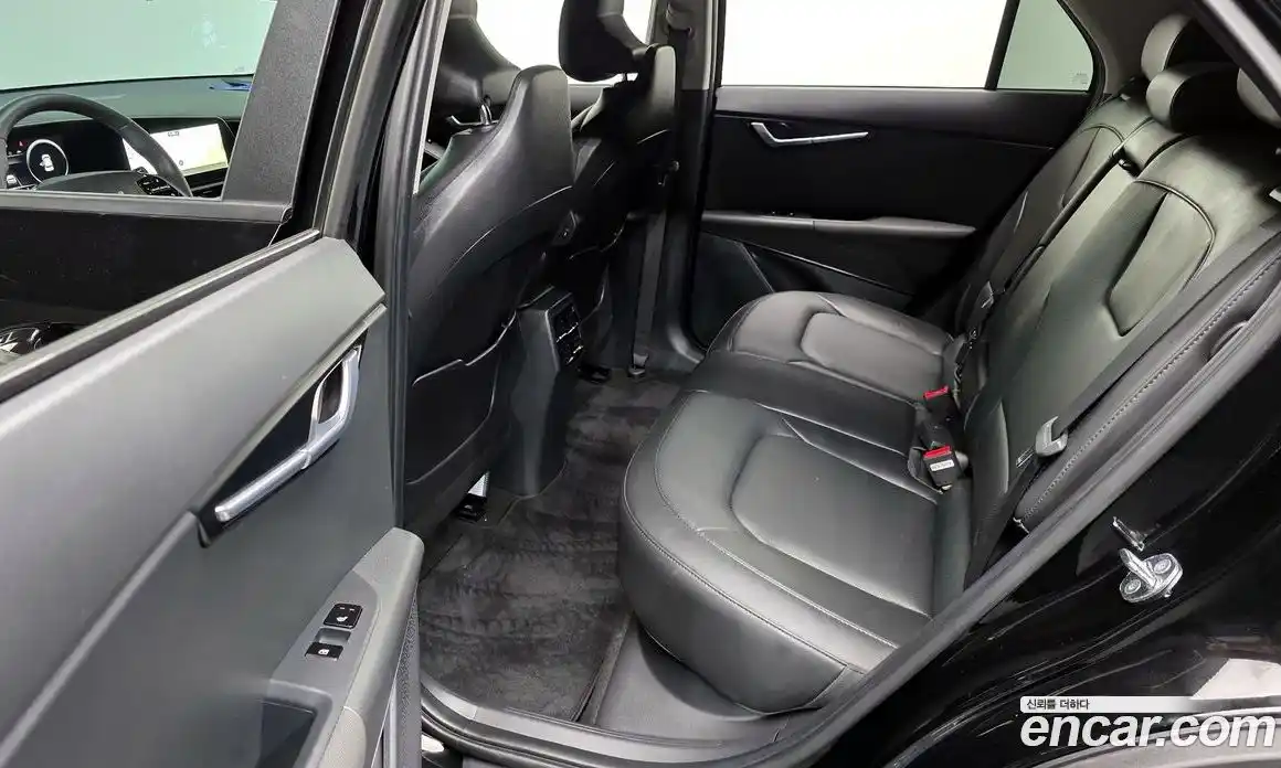 Kia Niro 2023 0.2 автомат (гидро), фото 18