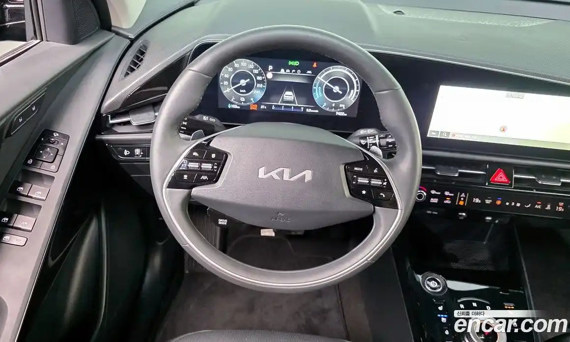 Kia Niro 2023 0.2 автомат (гидро), фото 19