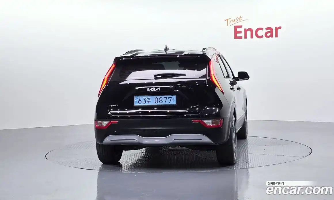 Kia Niro 2023 0.2 автомат (гидро), фото 4